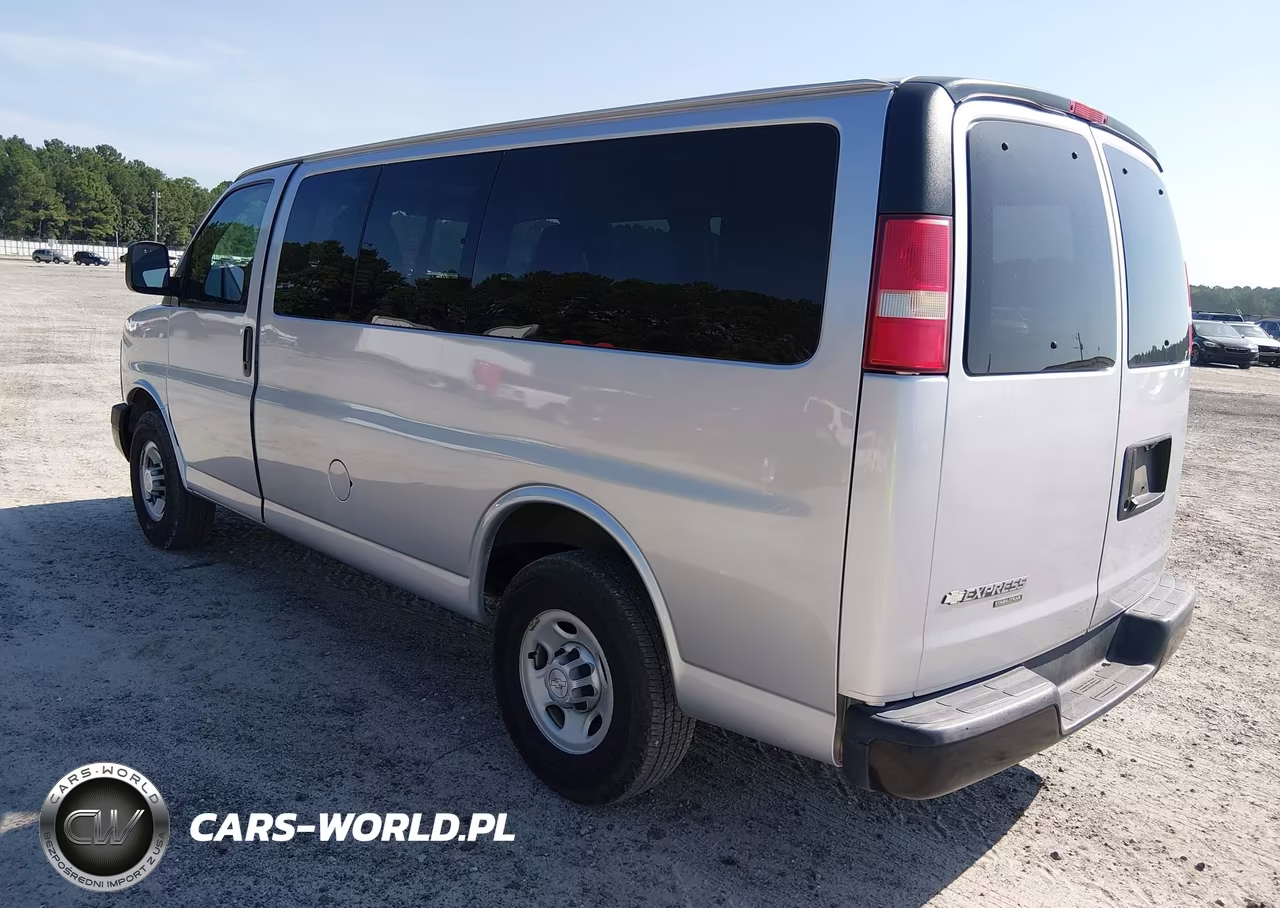 2015 Chevrolet Express 2500 Ls VIN:1GNWGPFF3F1271204 - 3
