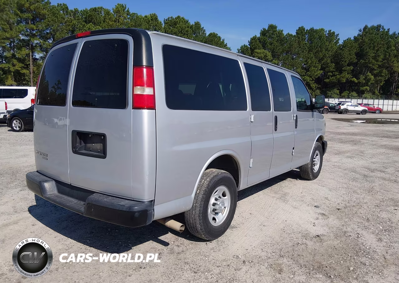 2015 Chevrolet Express 2500 Ls VIN:1GNWGPFF3F1271204 - 4