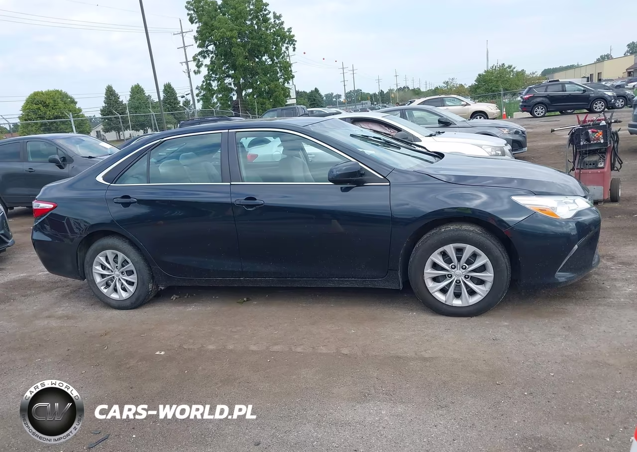 2015 Toyota Camry Le VIN:4T1BF1FK9FU877248 - 13