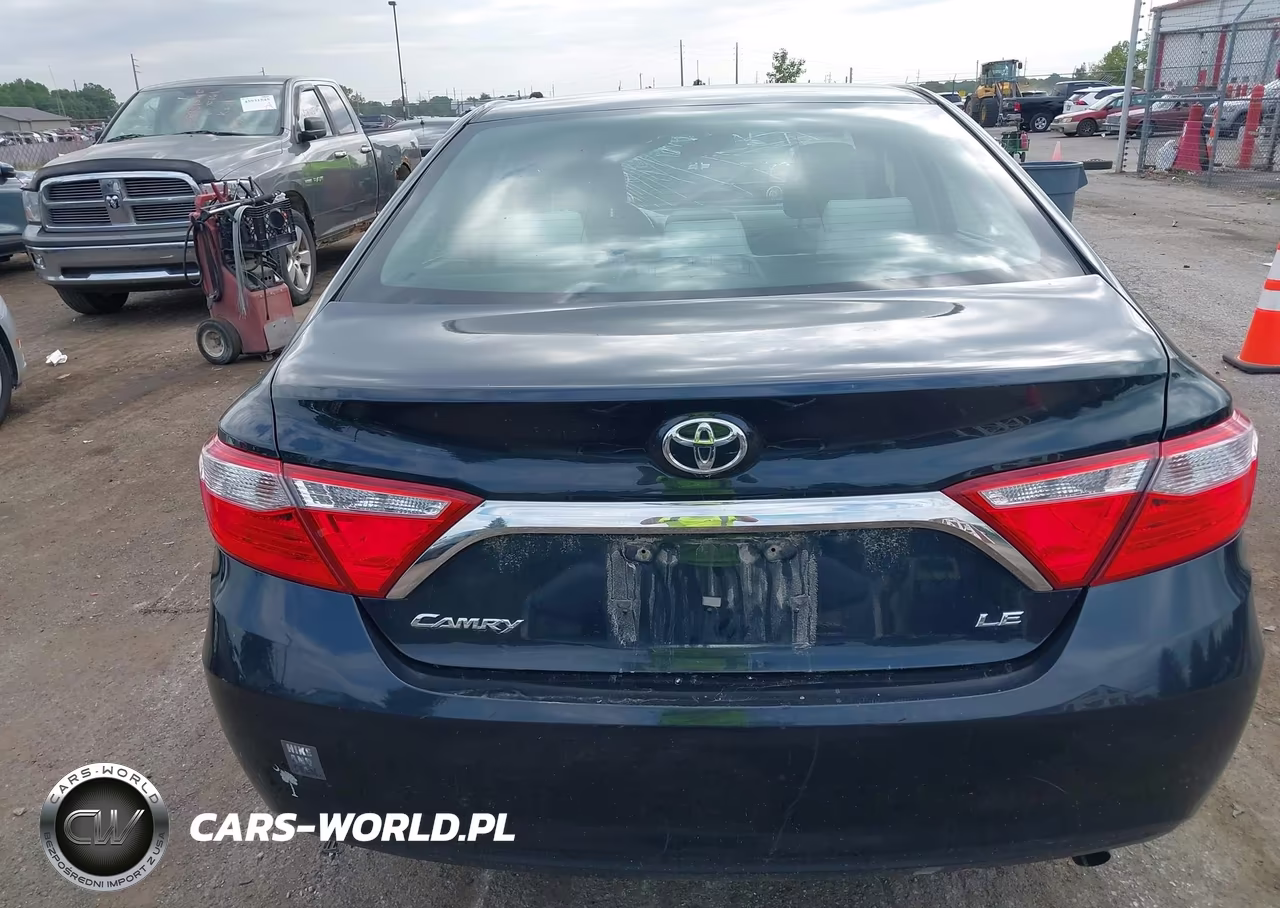 2015 Toyota Camry Le VIN:4T1BF1FK9FU877248 - 16