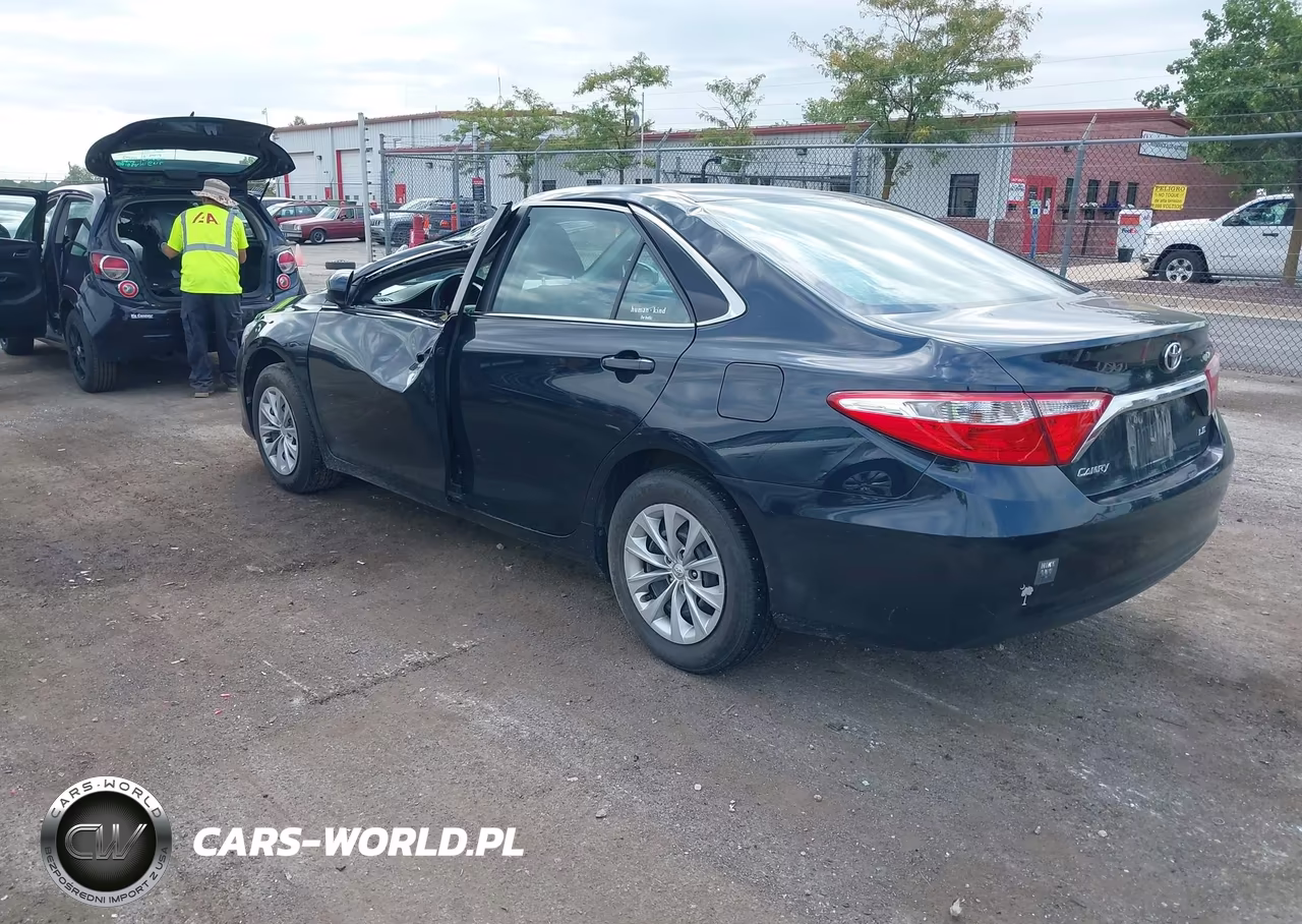 2015 Toyota Camry Le VIN:4T1BF1FK9FU877248 - 3