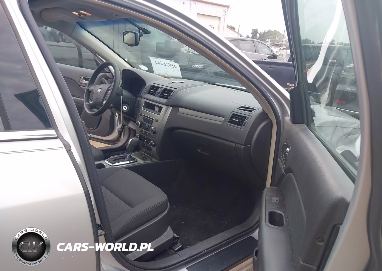 2011 Ford Fusion Se VIN:3FAHP0HA2BR240784 - 5
