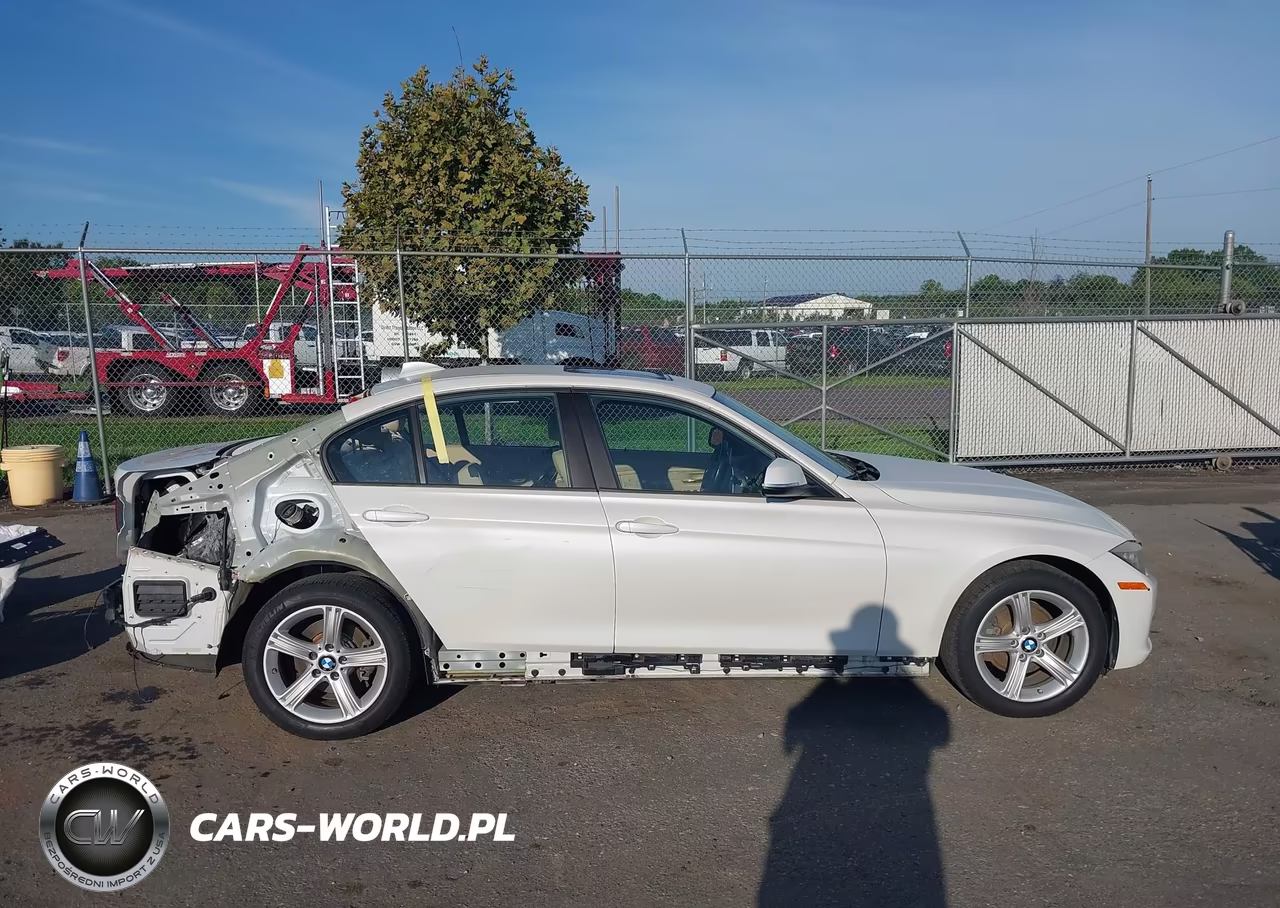 2015 BMW 328I xDrive VIN:WBA3B3C51FJ984856 - 14
