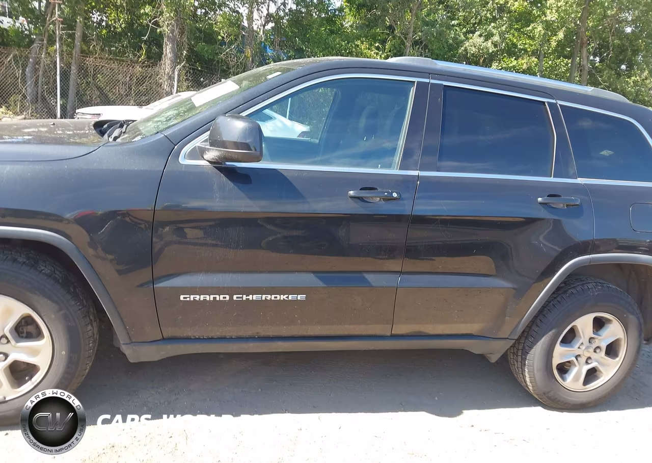 2015 Jeep Grand Cherokee Laredo VIN:1C4RJFAGXFC182994 - 14