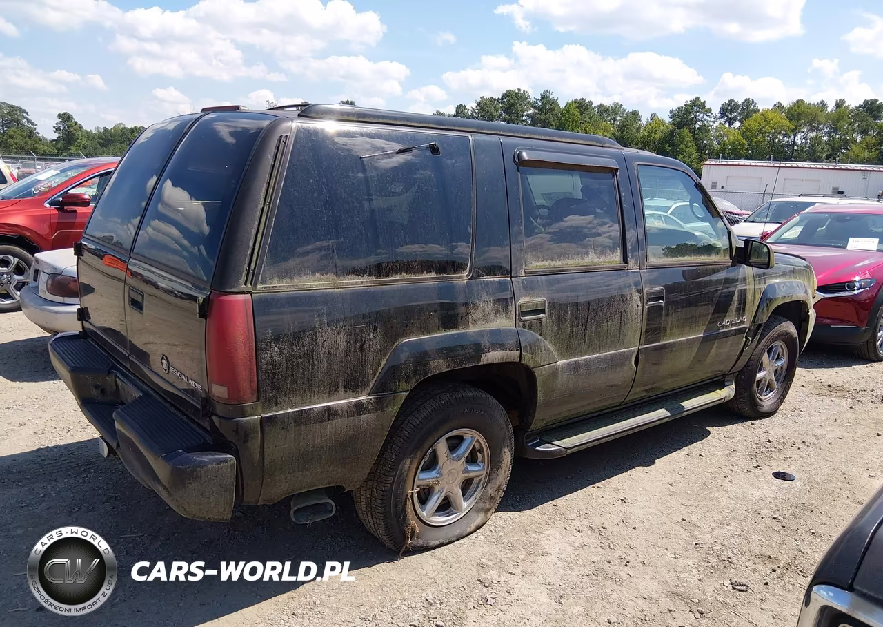 2000 Cadillac Escalade Standard VIN:1GYEK63R3YR228802 - 4