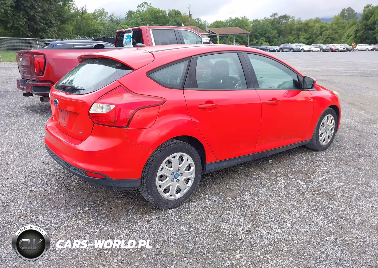 2012 Ford Focus Se VIN:1FAHP3K23CL176807 - 4