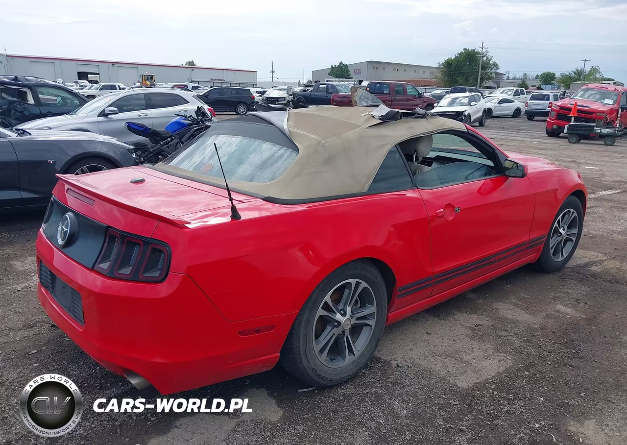 2014 Ford Mustang V6 Premium VIN:1ZVBP8EM8E5236501 - 4