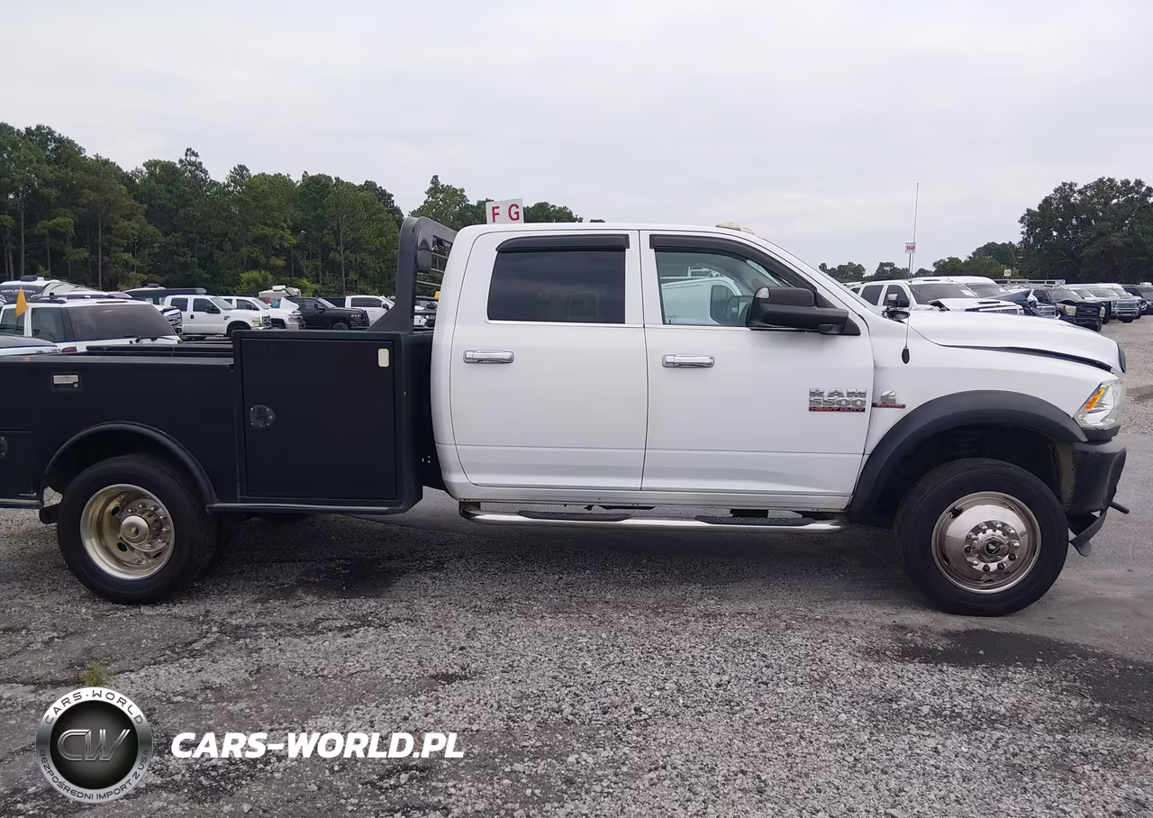 2015 Ram 5500 Chassis Tradesman-Slt-Laramie VIN:3C7WRNEL0FG624744 - 14