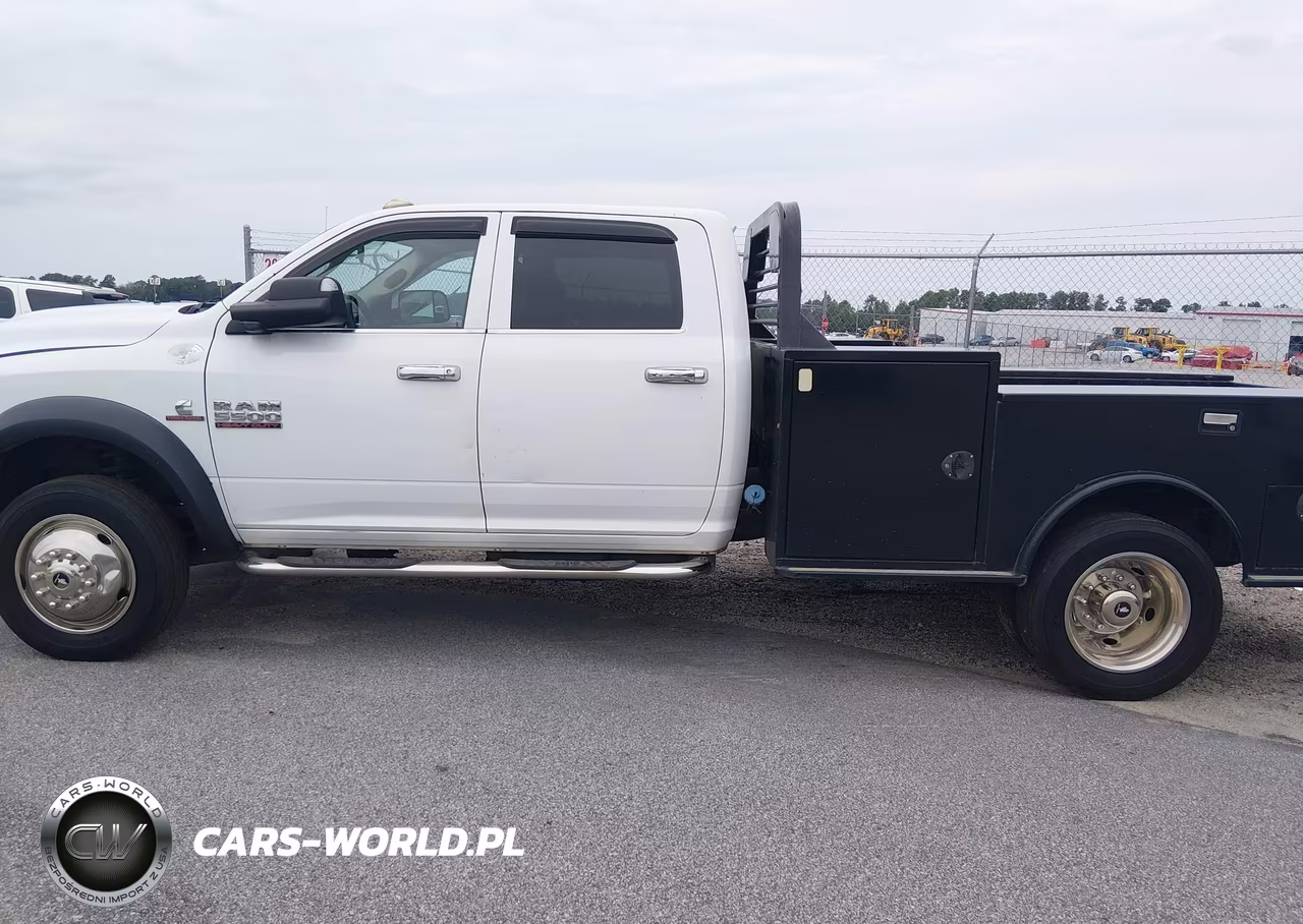 2015 Ram 5500 Chassis Tradesman-Slt-Laramie VIN:3C7WRNEL0FG624744 - 15