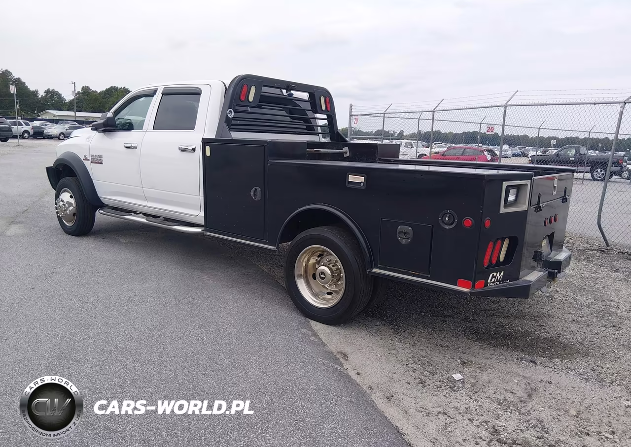 2015 Ram 5500 Chassis Tradesman-Slt-Laramie VIN:3C7WRNEL0FG624744 - 3