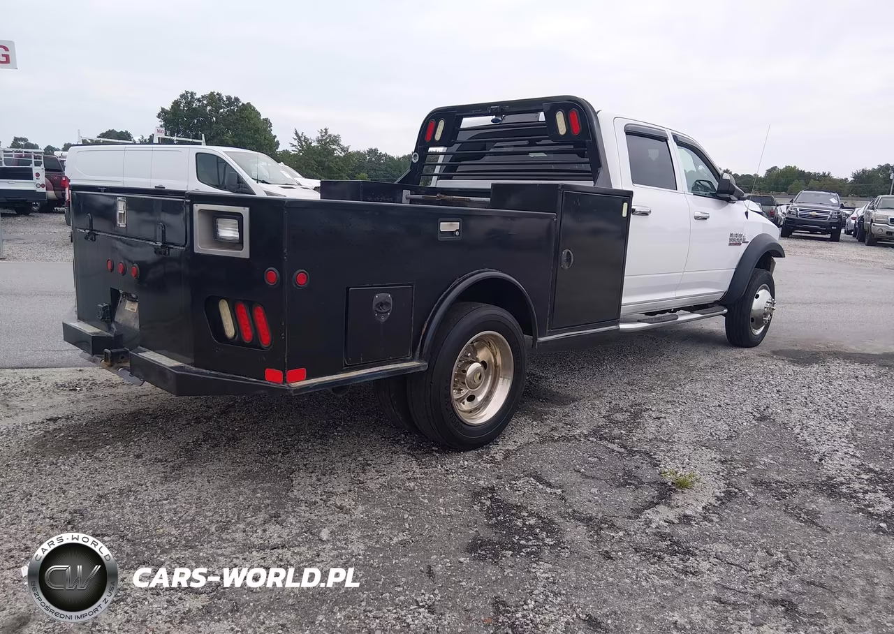 2015 Ram 5500 Chassis Tradesman-Slt-Laramie VIN:3C7WRNEL0FG624744 - 4