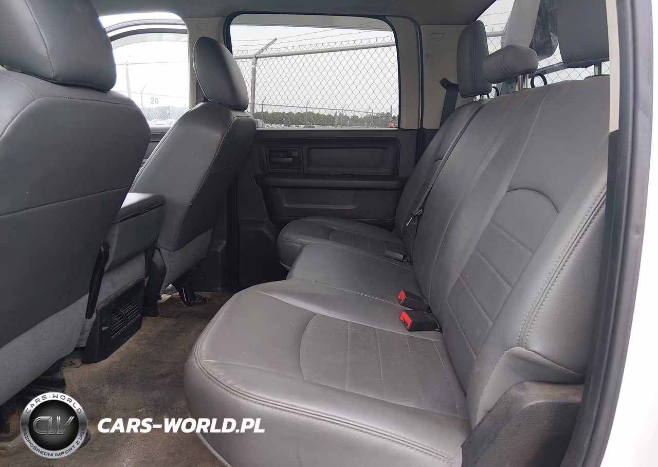 2015 Ram 5500 Chassis Tradesman-Slt-Laramie VIN:3C7WRNEL0FG624744 - 7