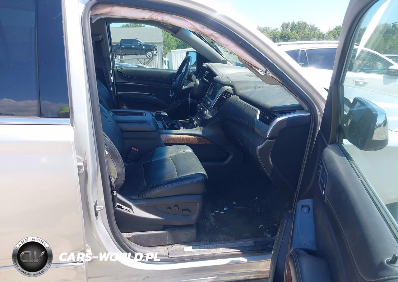 2017 Chevrolet Suburban Premier VIN:1GNSKJKC0HR145019 - 5