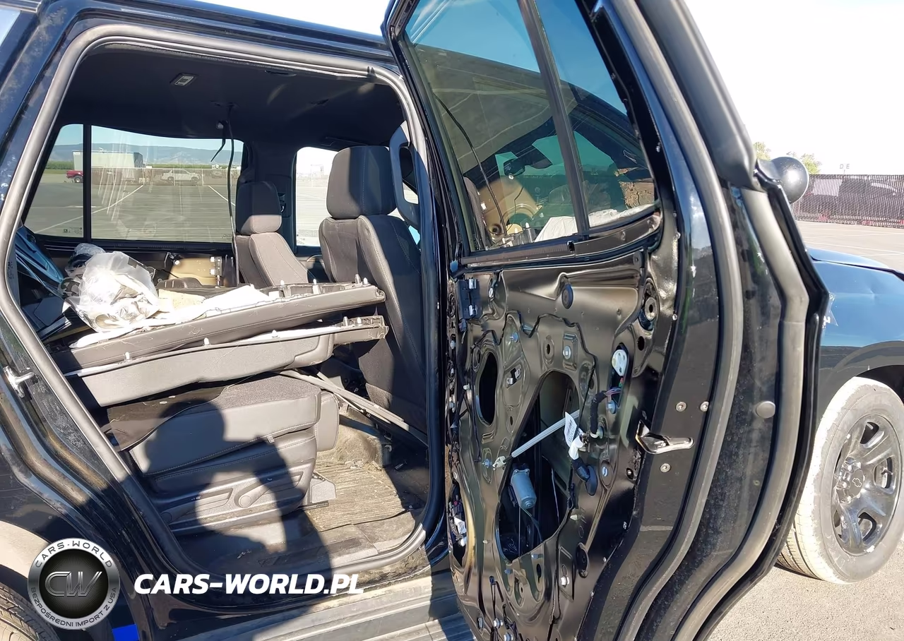 2023 Chevrolet Tahoe K1500 VIN:1GBSKLEDXPR150305 - 8
