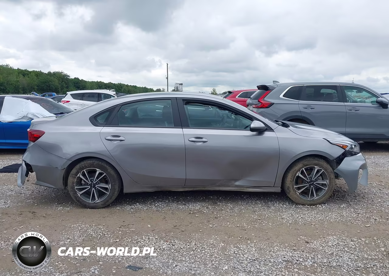 2023 Kia Forte Lxs VIN:3KPF24AD6PE685796 - 14