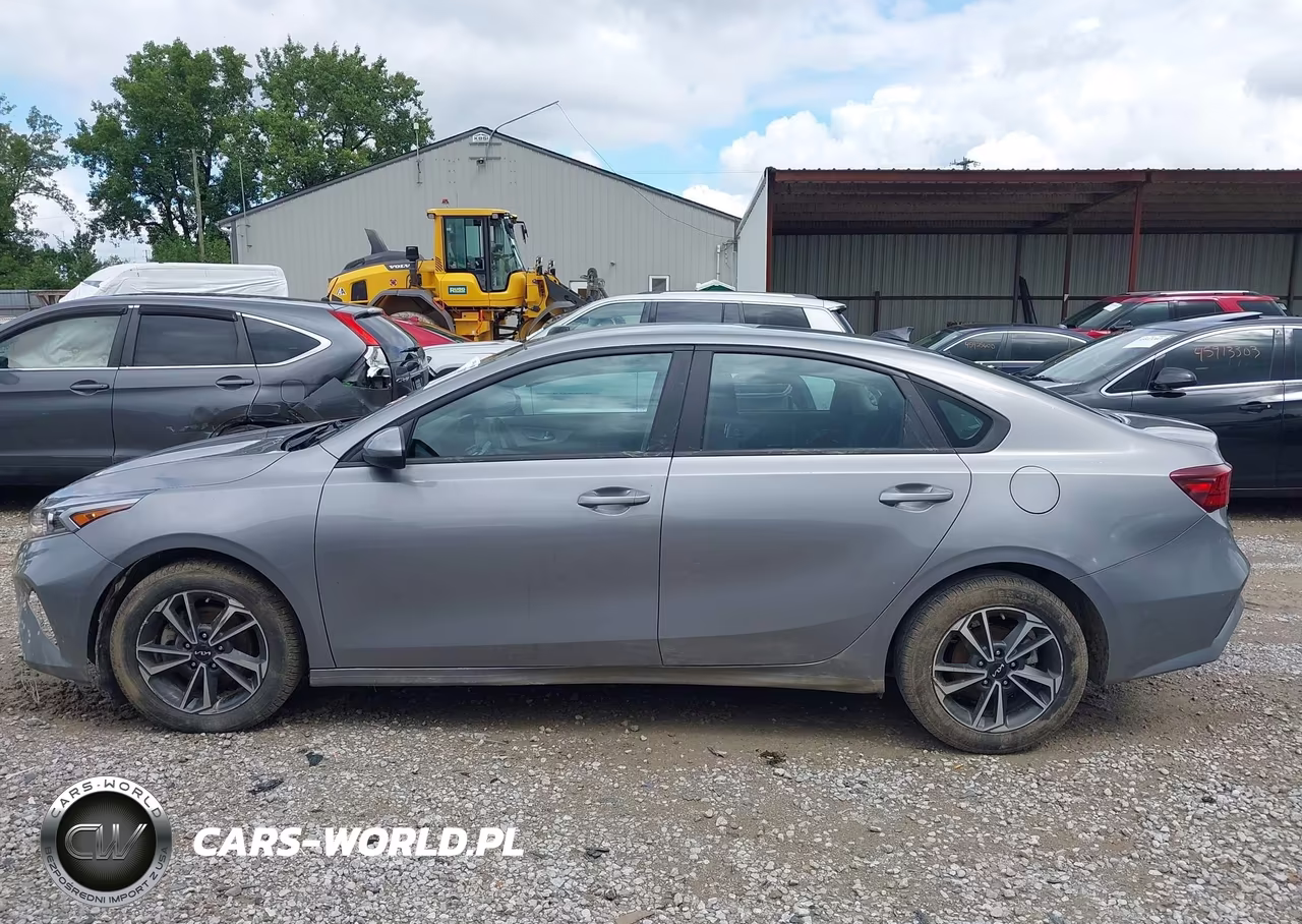 2023 Kia Forte Lxs VIN:3KPF24AD6PE685796 - 15