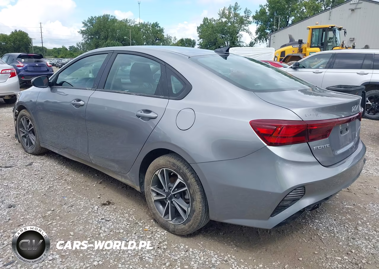 2023 Kia Forte Lxs VIN:3KPF24AD6PE685796 - 3