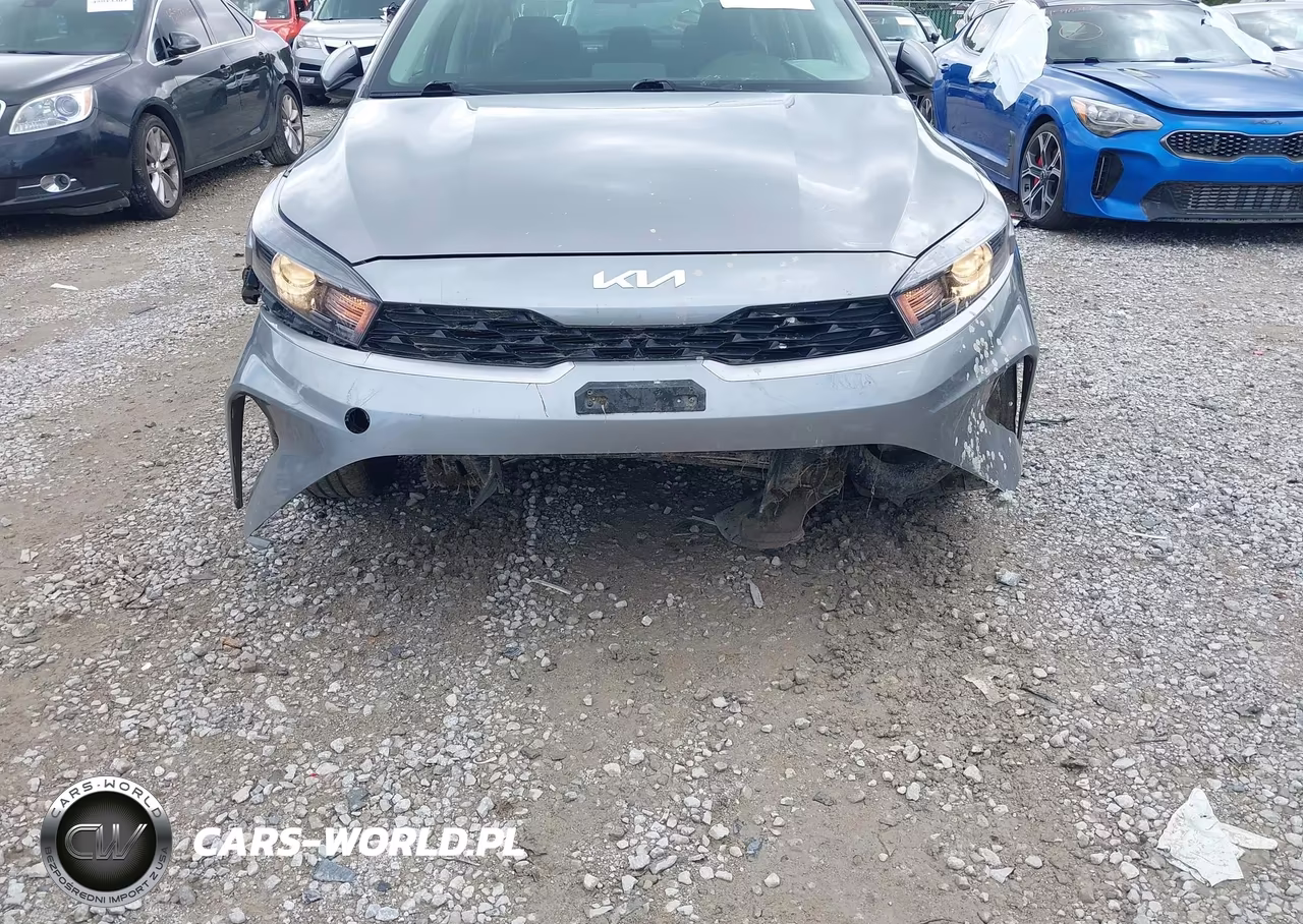 2023 Kia Forte Lxs VIN:3KPF24AD6PE685796 - 6