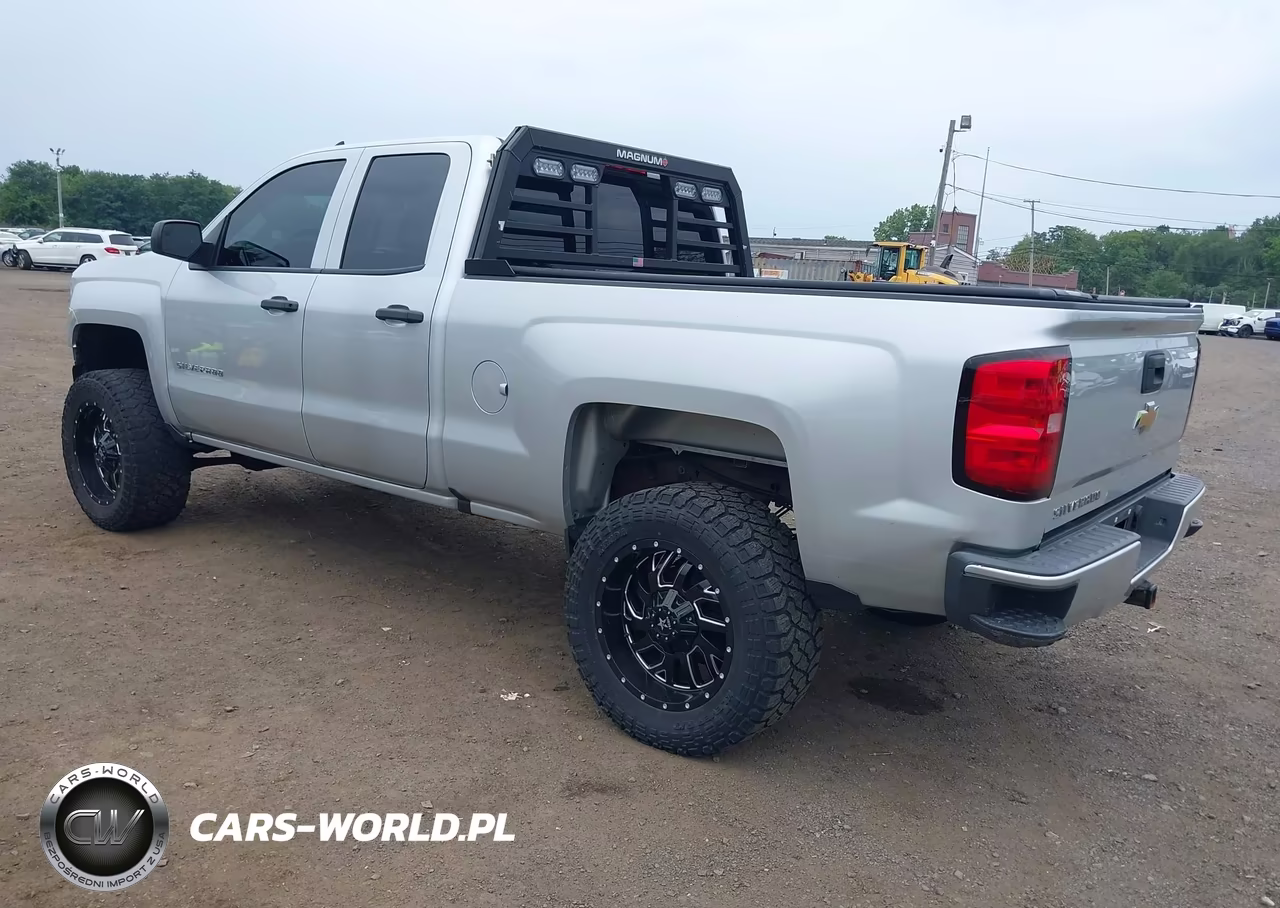 2018 Chevrolet Silverado 1500 Custom VIN:1GCVKPEC8JZ144744 - 3