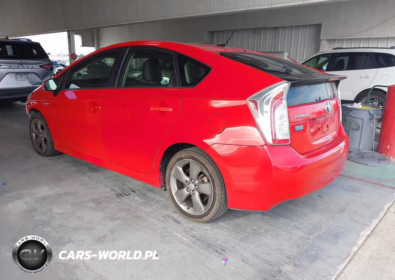 2015 Toyota Prius Persona Series Special Edition VIN:JTDKN3DU8F0422342 - 3
