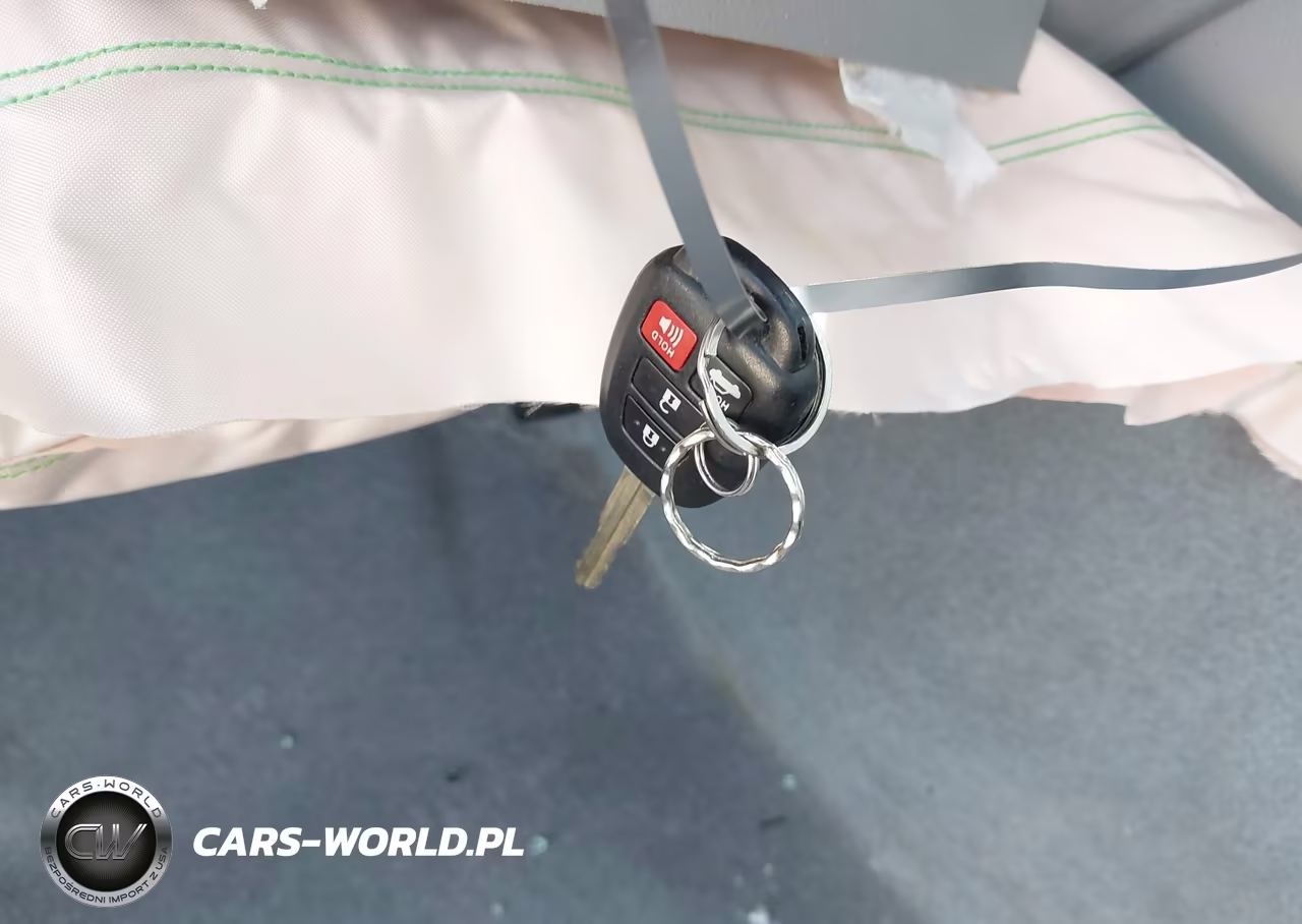 2017 Toyota Camry Le VIN:4T1BF1FK8HU672975 - 11