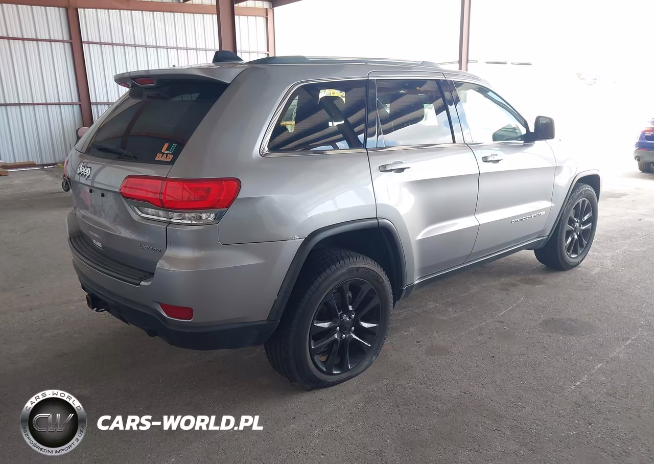 2015 Jeep Grand Cherokee Laredo VIN:1C4RJFAG2FC892925 - 4
