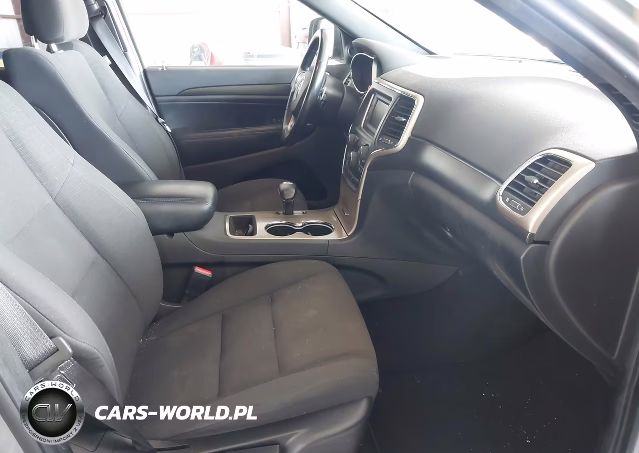 2015 Jeep Grand Cherokee Laredo VIN:1C4RJFAG2FC892925 - 5