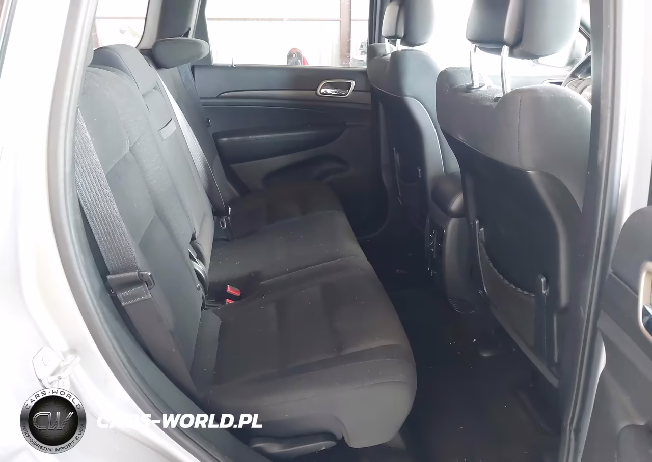 2015 Jeep Grand Cherokee Laredo VIN:1C4RJFAG2FC892925 - 8