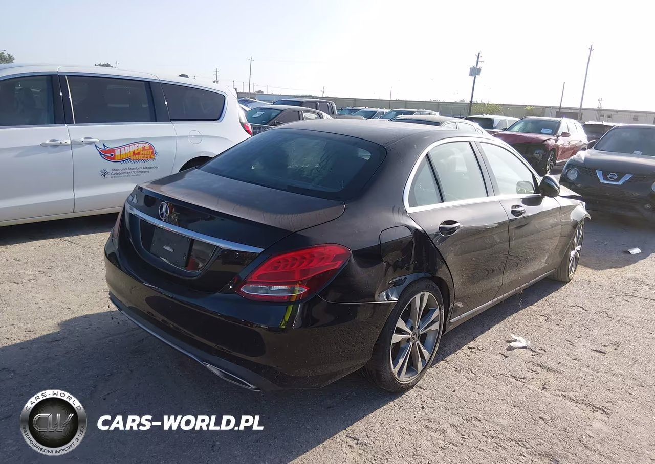 2018 Mercedes-Benz C 300 VIN:55SWF4JB9JU251732 - 4