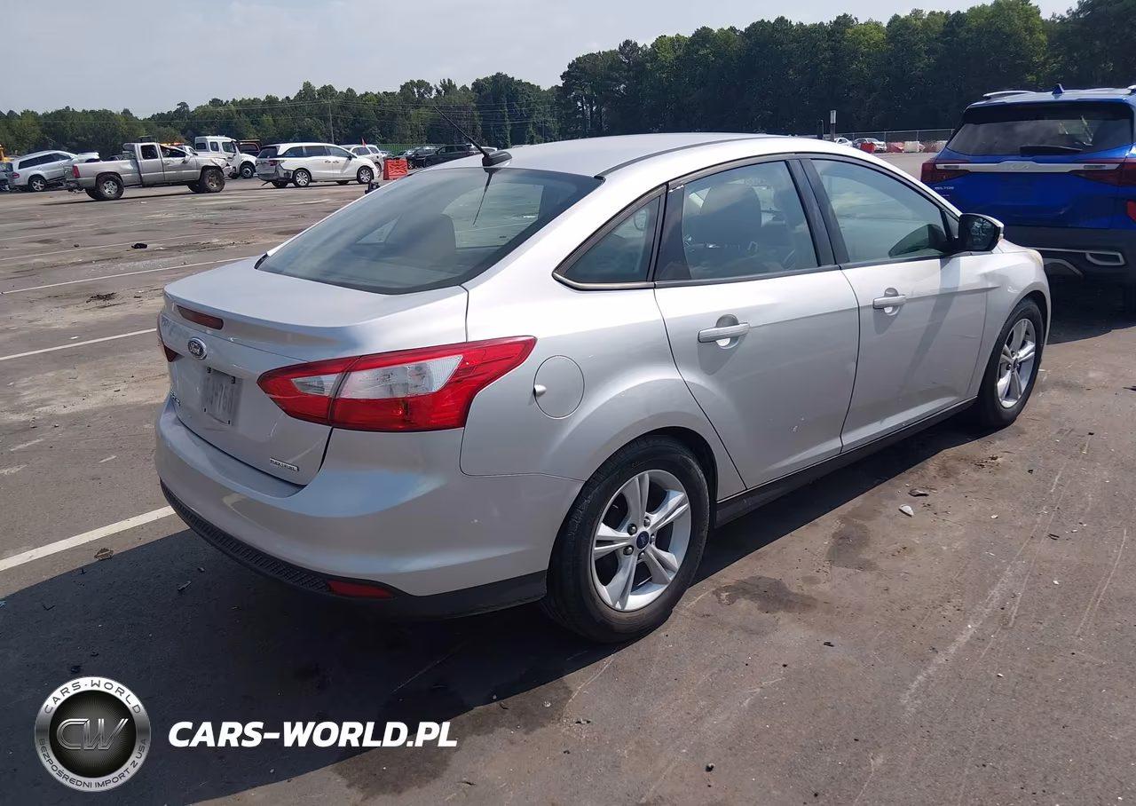 2014 Ford Focus Se VIN:1FADP3F20EL421770 - 4