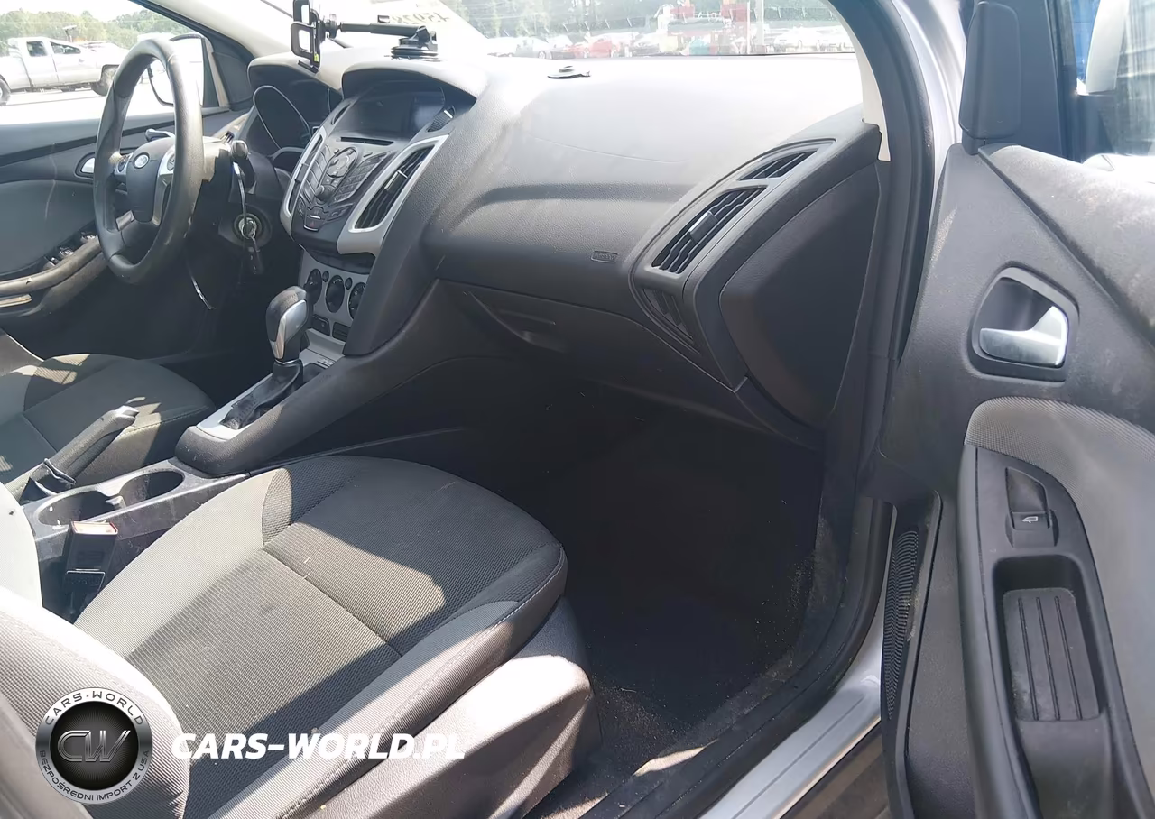 2014 Ford Focus Se VIN:1FADP3F20EL421770 - 5