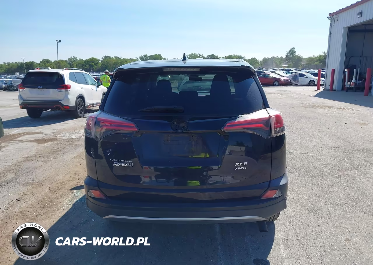 2018 Toyota Rav4 Xle VIN:2T3RFREV0JW794476 - 16