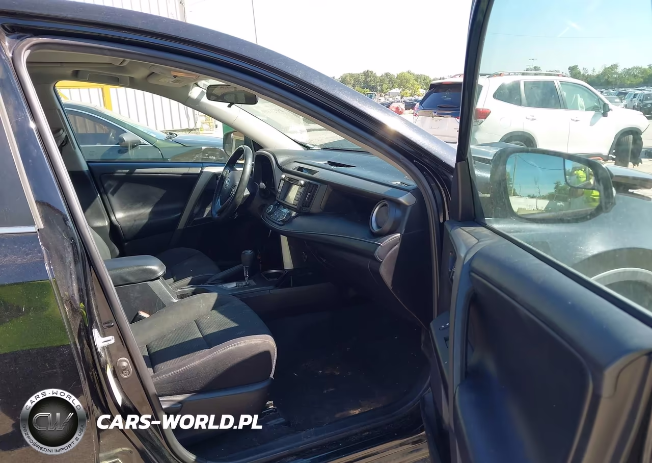 2018 Toyota Rav4 Xle VIN:2T3RFREV0JW794476 - 5