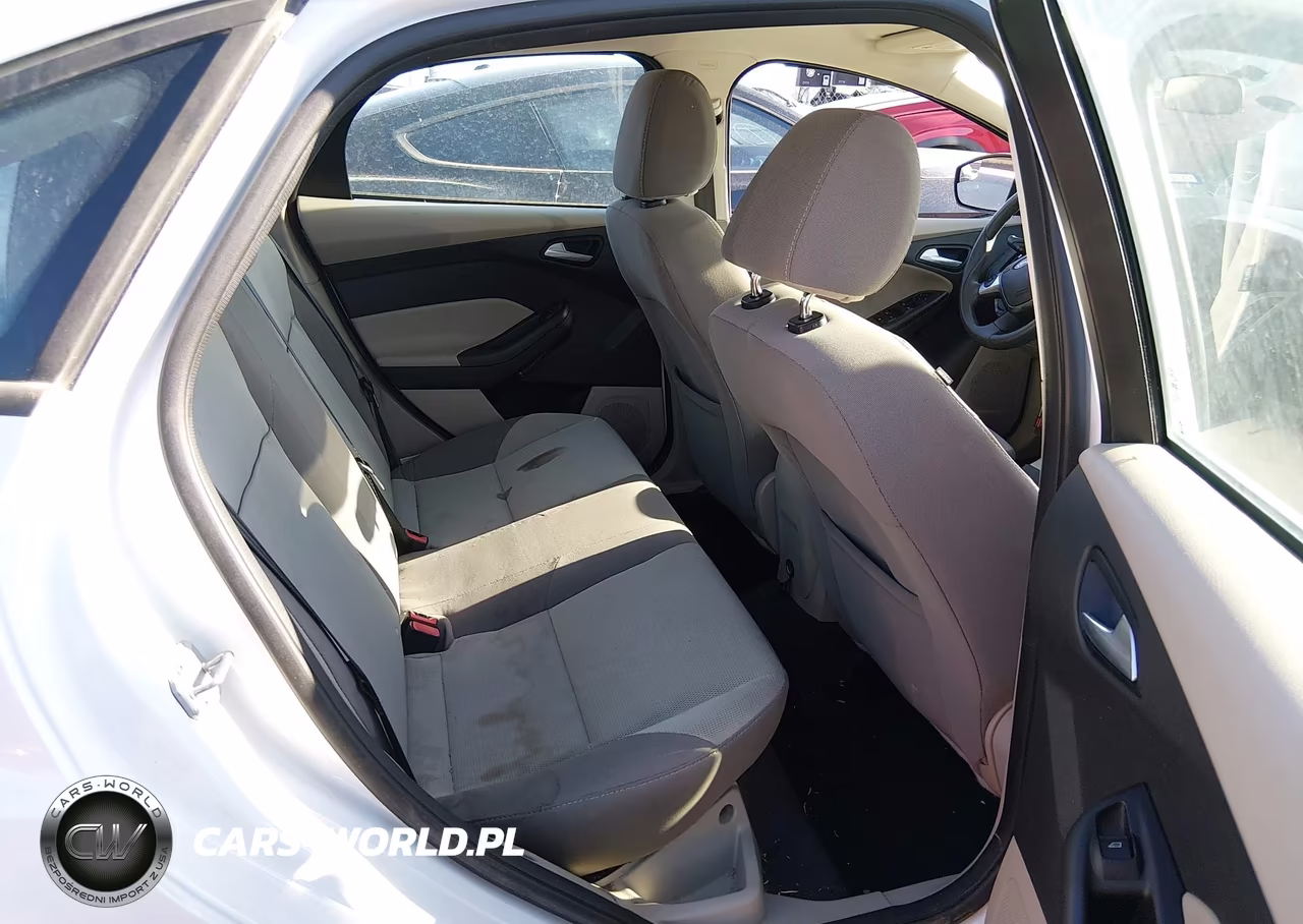 2014 Ford Focus Se VIN:1FADP3F22EL383345 - 8