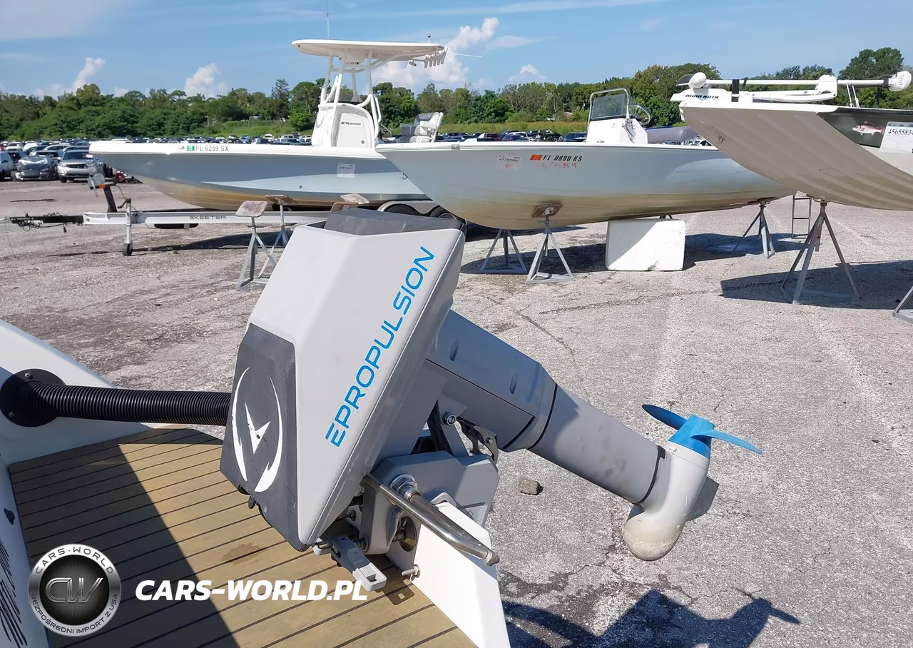 2021 Vision Marine Technology Boat VIN:QYTBT227F121 - 10