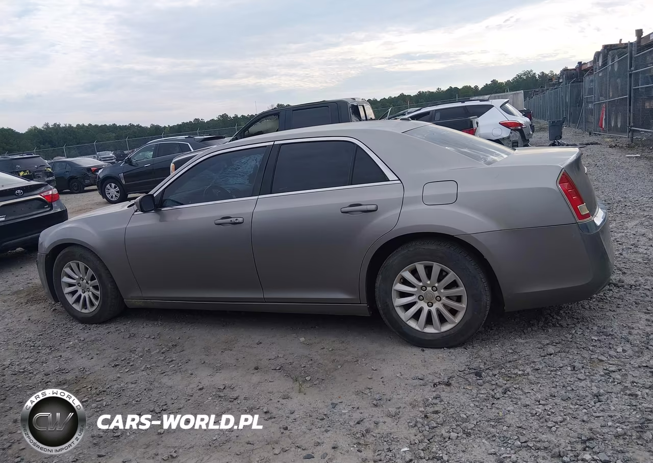 2014 Chrysler 300 VIN:2C3CCAAG4EH288974 - 14