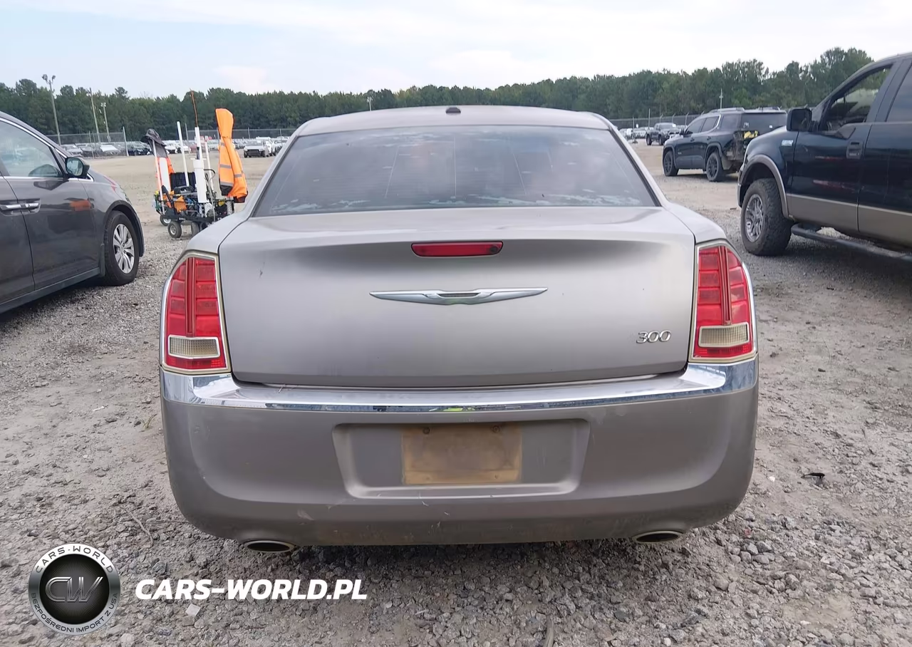 2014 Chrysler 300 VIN:2C3CCAAG4EH288974 - 16