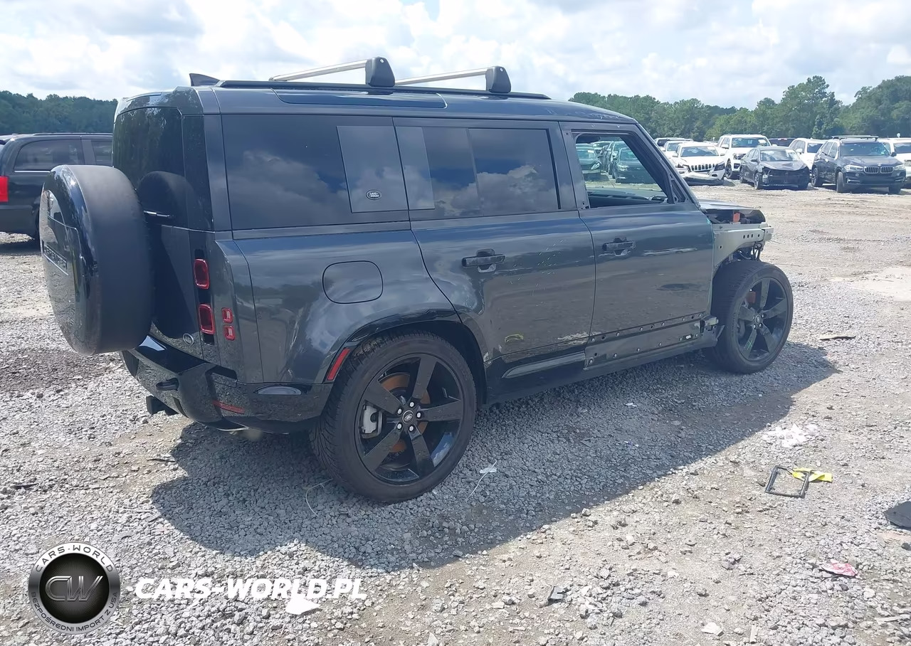 2023 Land Rover Defender 110 X-Dynamic Se VIN:SALE27EUXP2135837 - 4