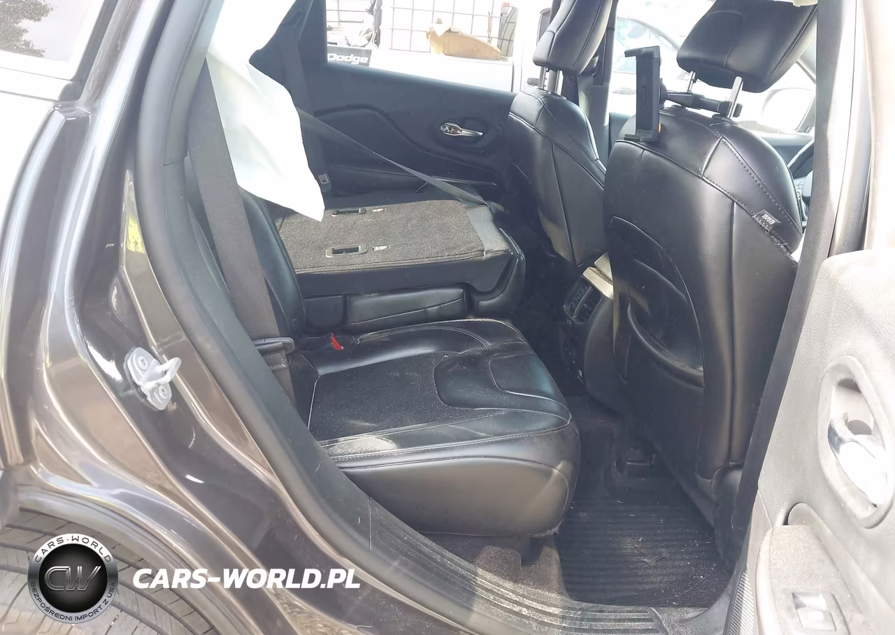 2019 Jeep Cherokee Latitude Plus Fwd VIN:1C4PJLLXXKD243414 - 8
