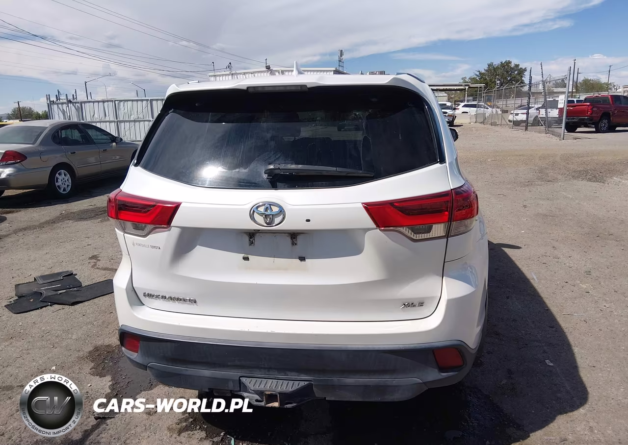 2019 Toyota Highlander Xle VIN:5TDKZRFH4KS309762 - 16