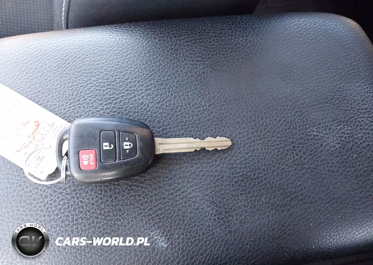2018 Toyota Rav4 Xle VIN:2T3RFREV6JW825777 - 11