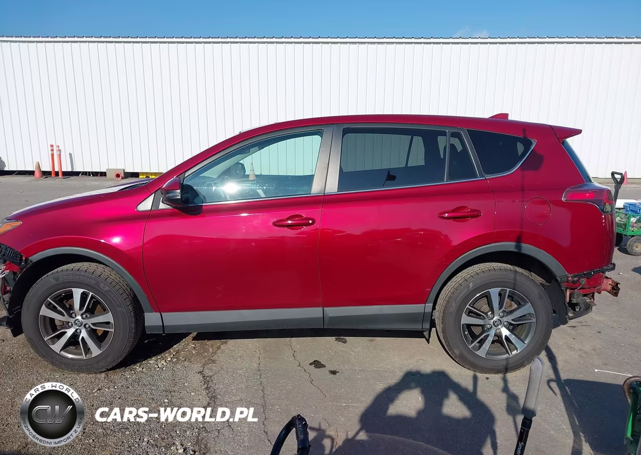 2018 Toyota Rav4 Xle VIN:2T3RFREV6JW825777 - 15