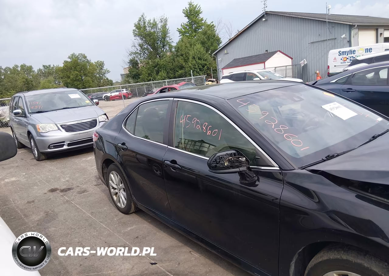 2018 Toyota Camry Le VIN:JTNB11HK8J3002947 - 13