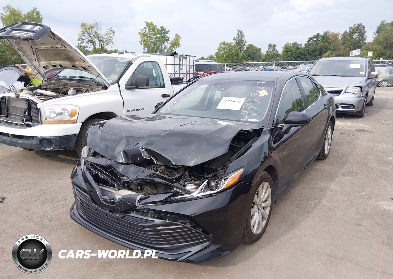 2018 Toyota Camry Le VIN:JTNB11HK8J3002947 - 2