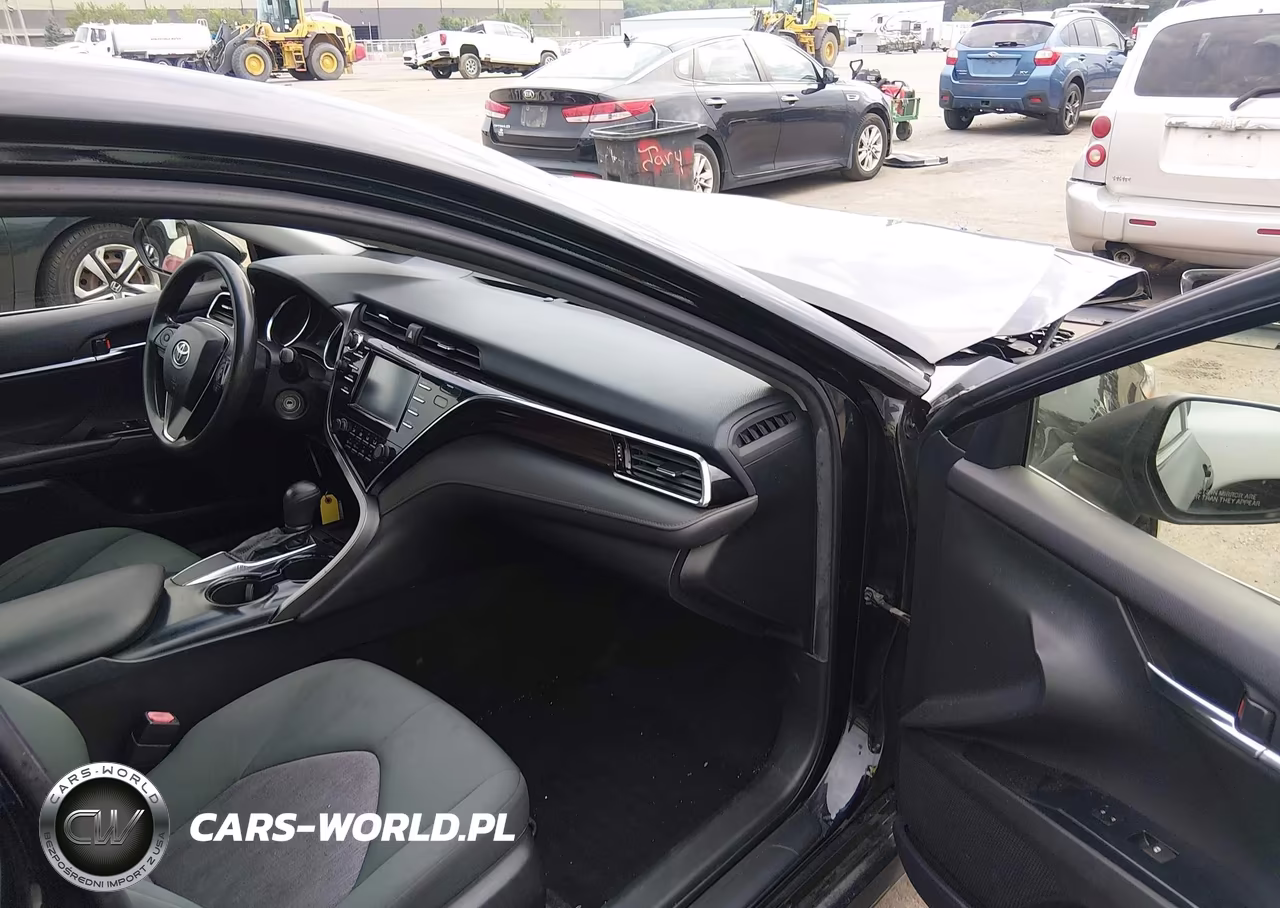 2018 Toyota Camry Le VIN:JTNB11HK8J3002947 - 5