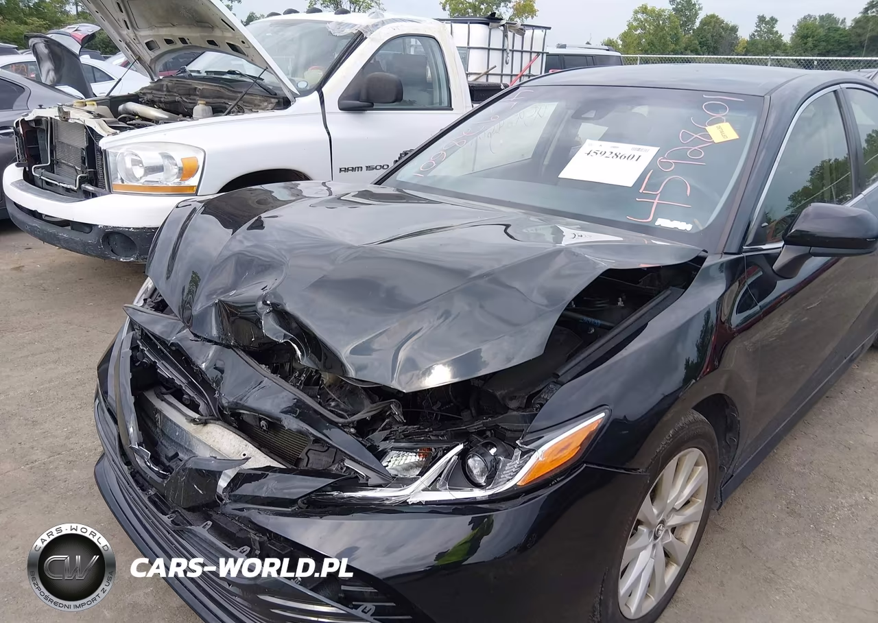 2018 Toyota Camry Le VIN:JTNB11HK8J3002947 - 6