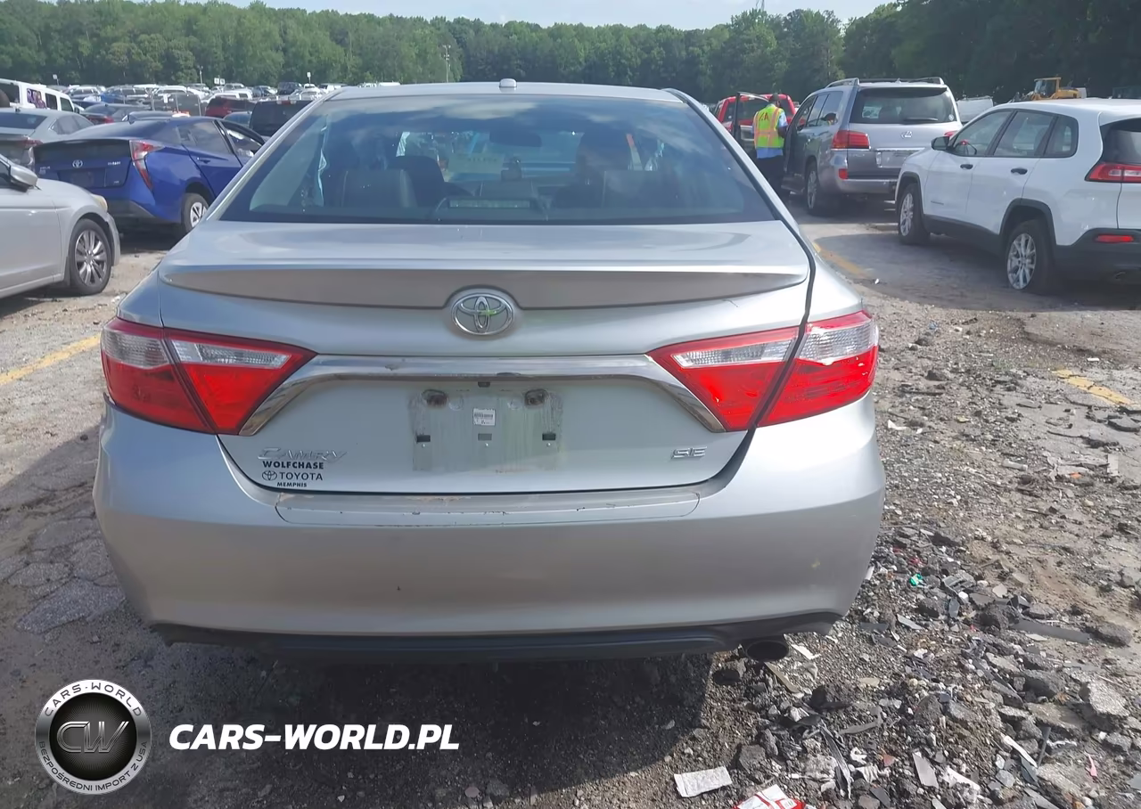 2015 Toyota Camry Se VIN:4T1BF1FK5FU044658 - 16
