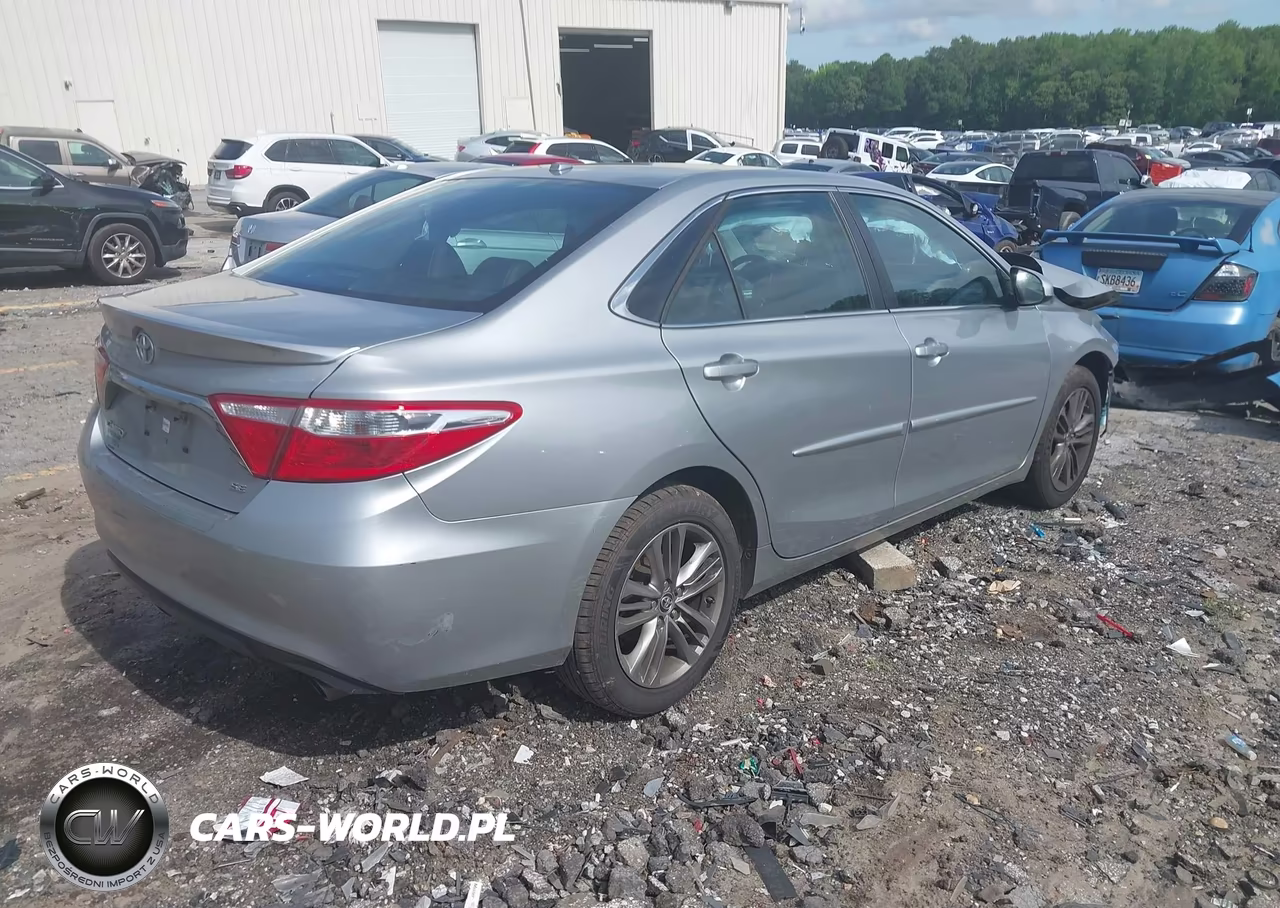 2015 Toyota Camry Se VIN:4T1BF1FK5FU044658 - 4