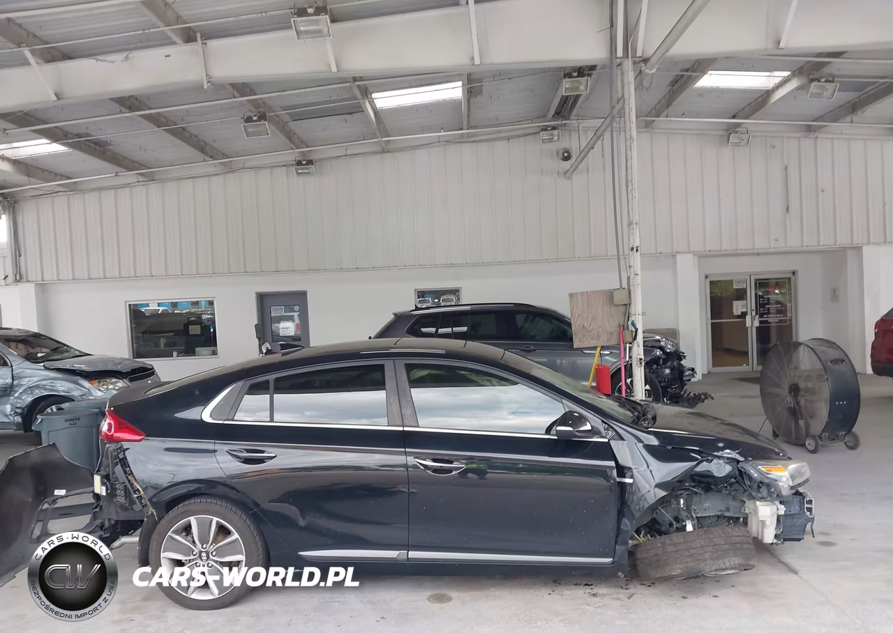 2019 Hyundai Ioniq Hybrid Limited VIN:KMHC05LC1KU124768 - 14