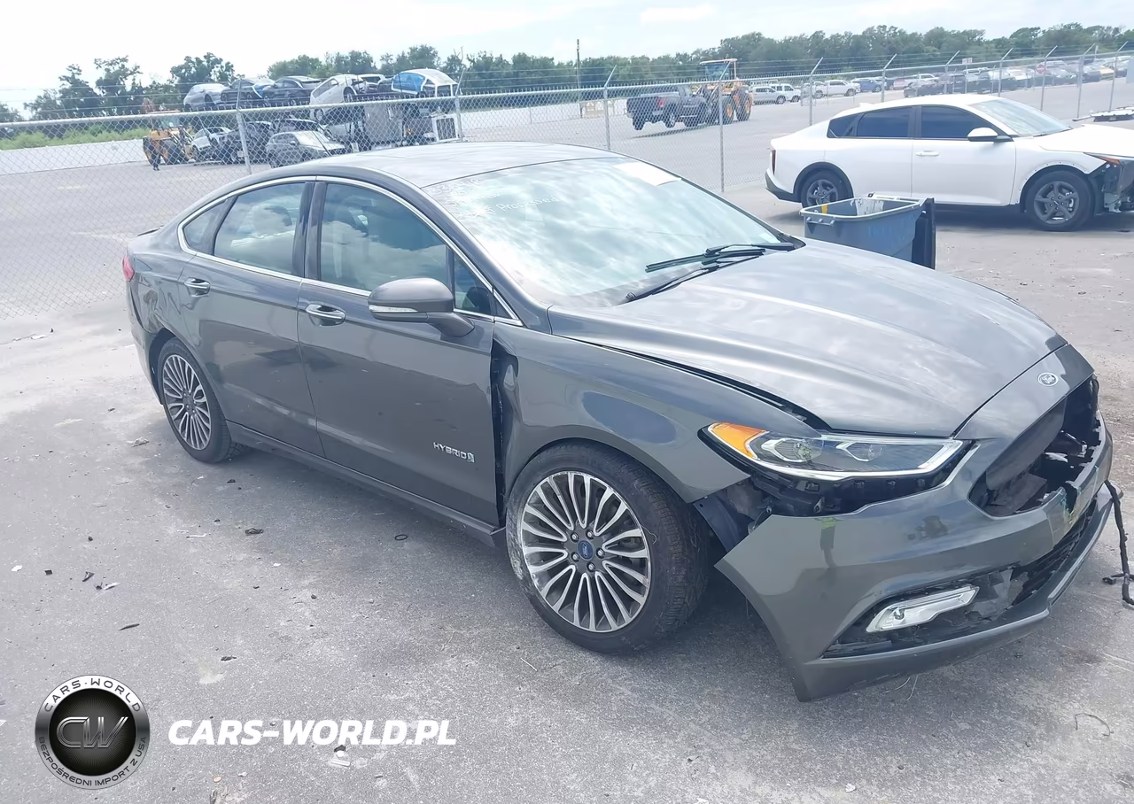 2018 Ford Fusion Hybrid Titanium – zdjęcie 1 z 20